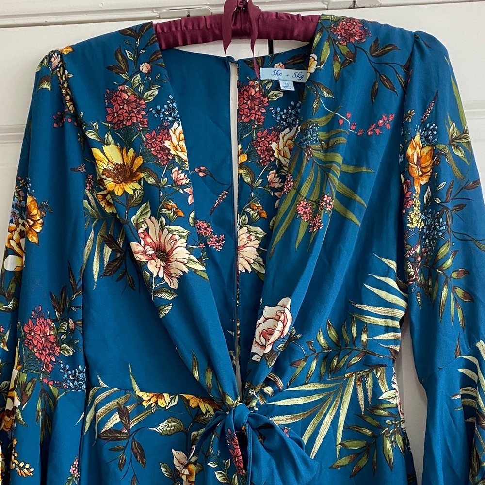 She + Sky Teal Floral Romper - Picture 4 of 7